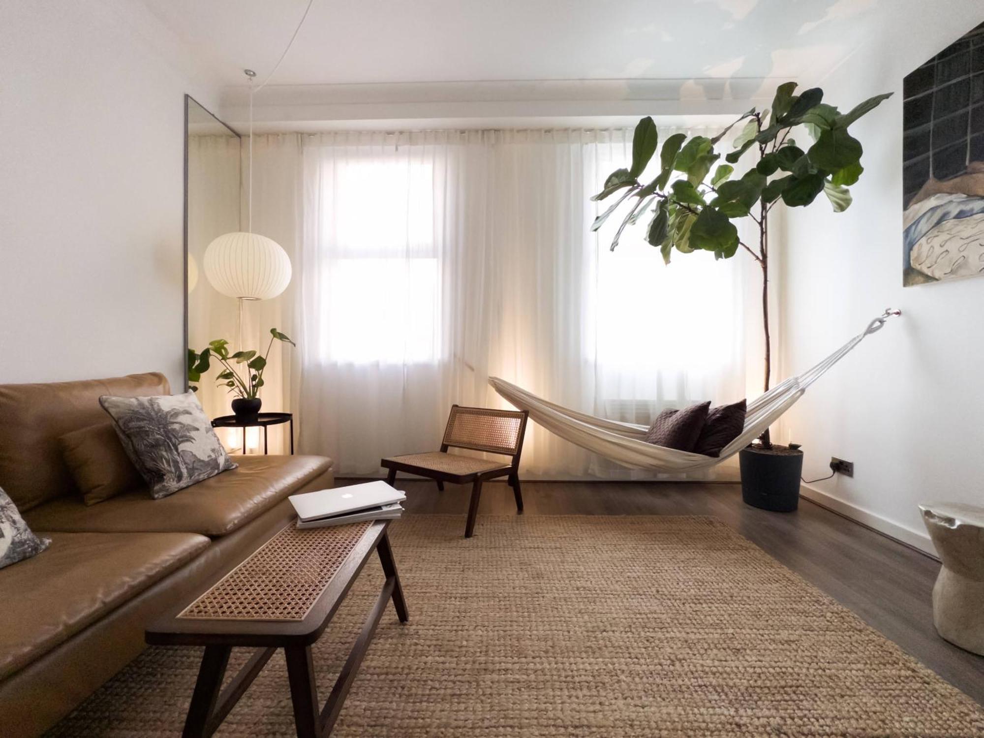 Tranquil Oasis W 100Inch Cinema & Hammock, By The Design Traveller Apartment London Exterior photo